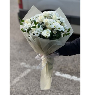 10 Beyaz Gül ve Papatya Buketi
